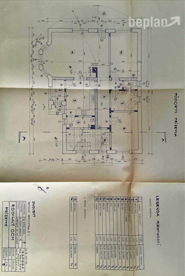 Na predaj dvojgeneračný rodinný dom s bazénom v Gabčíkove