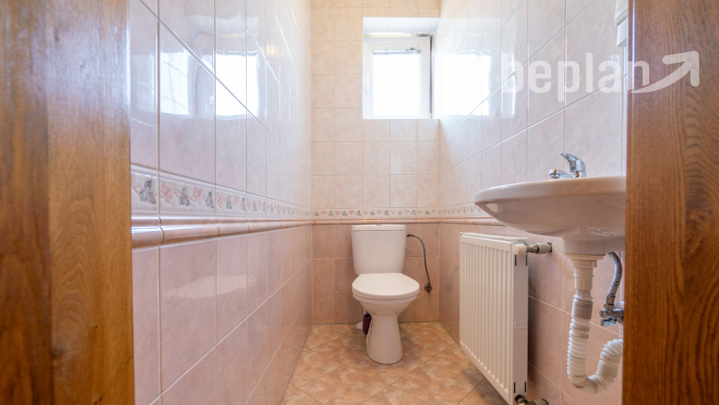 Na predaj dvojgeneračný rodinný dom s bazénom v Gabčíkove