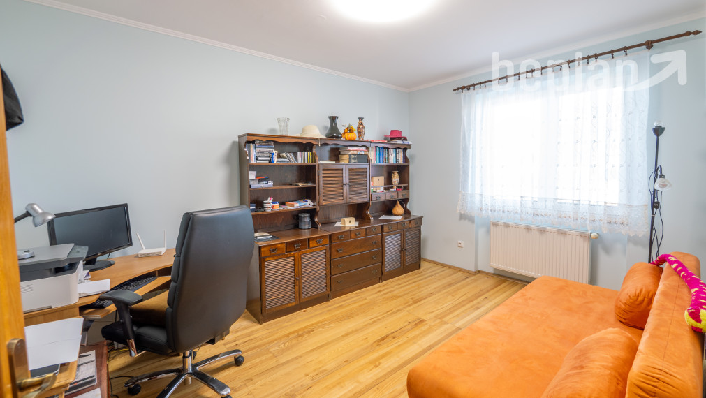 Na predaj dvojgeneračný rodinný dom s bazénom v Gabčíkove