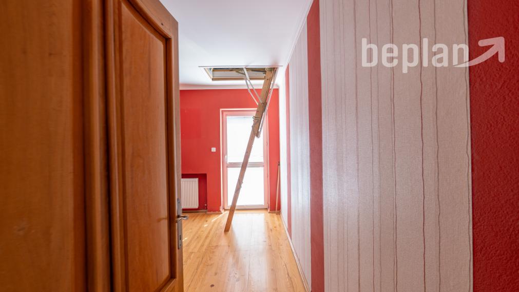 Na predaj dvojgeneračný rodinný dom s bazénom v Gabčíkove