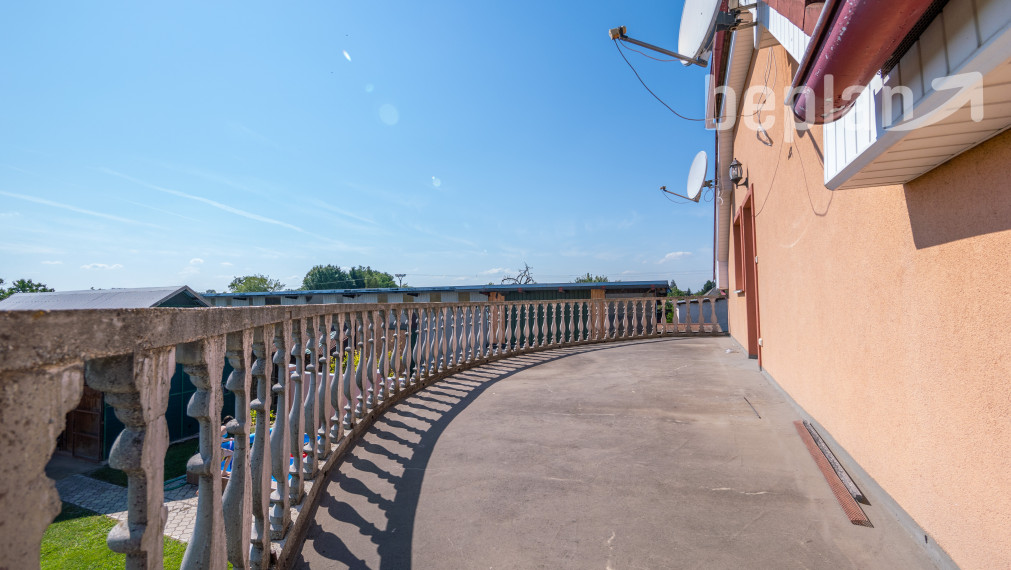 Na predaj dvojgeneračný rodinný dom s bazénom v Gabčíkove