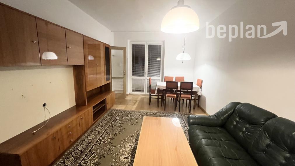 Na prenájom zariadený 3-izbový byt s balkónom v lokalite Podháj