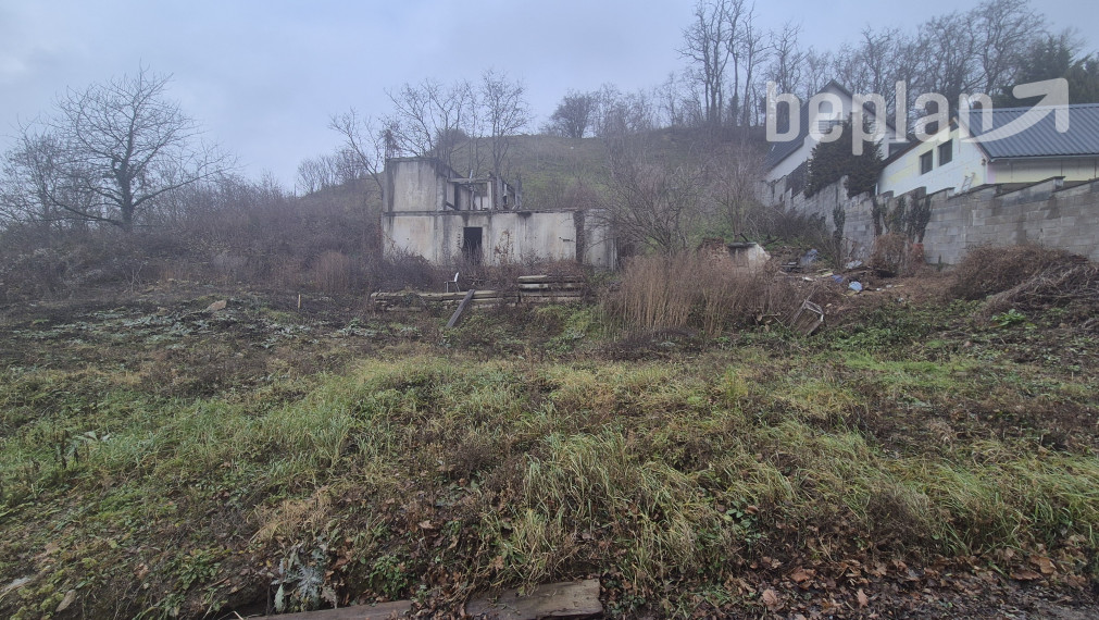 Na predaj stavebný pozemok na Dolnokorunskej ulici mestskej časti Devín v Bratislave