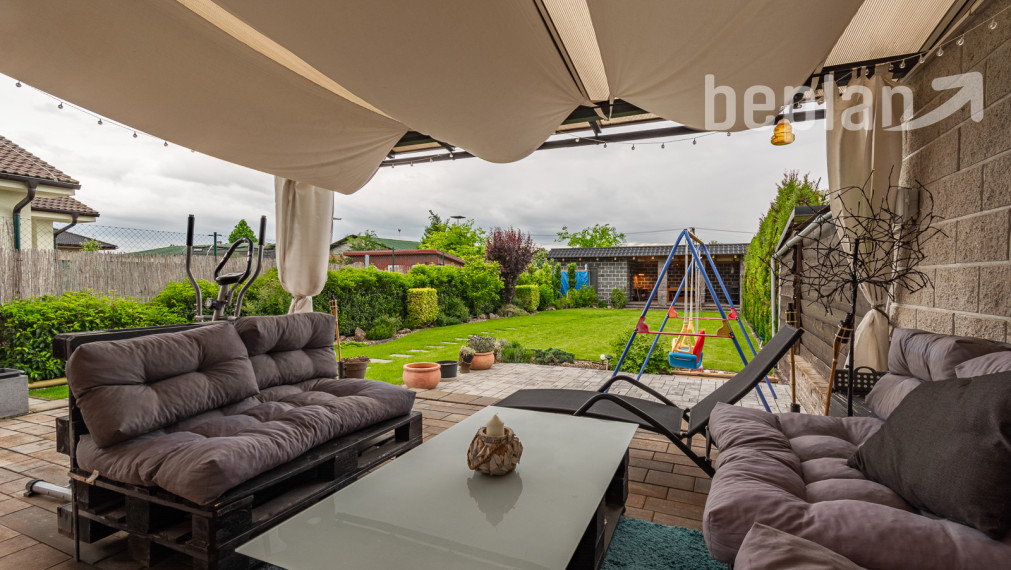 REZERVOVANÉ: Na predaj moderný 5-izbový rodinný dom v Beladiciach