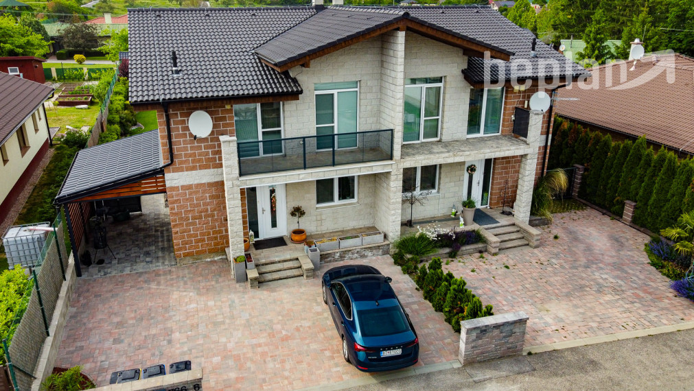 REZERVOVANÉ: Na predaj moderný 5-izbový rodinný dom v Beladiciach