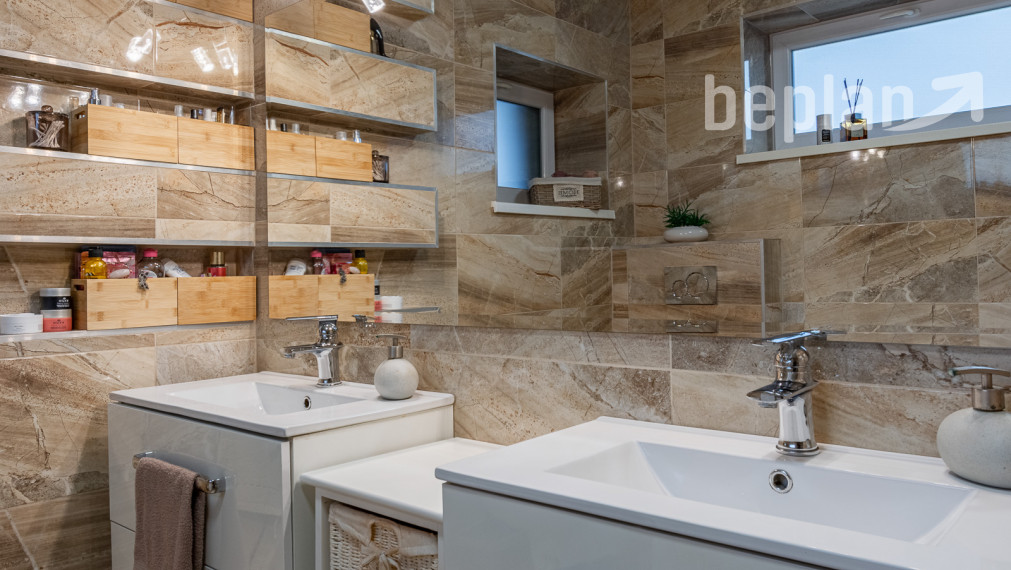 REZERVOVANÉ: Na predaj moderný 5-izbový rodinný dom v Beladiciach