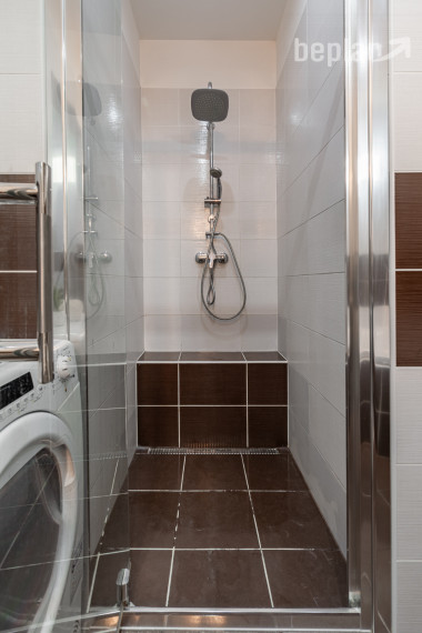 Na predaj 4-izbový rodinný dom s terasou v lokalite Tri vody - Malinovo