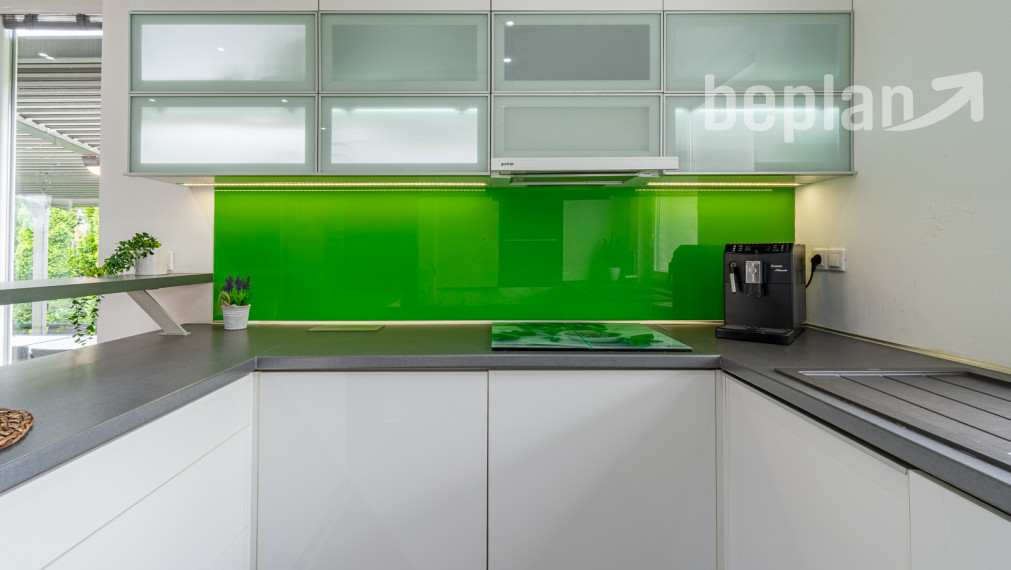 Na predaj 4-izbový rodinný dom s terasou v lokalite Tri vody - Malinovo