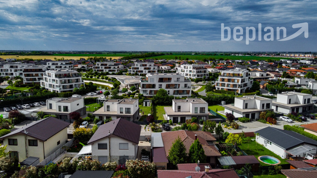 Na predaj 4-izbový rodinný dom s terasou v lokalite Tri vody - Malinovo