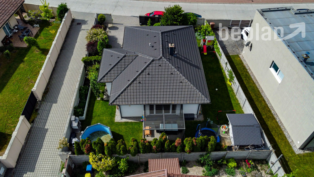 Na predaj 4-izbový rodinný dom s terasou v lokalite Tri vody - Malinovo