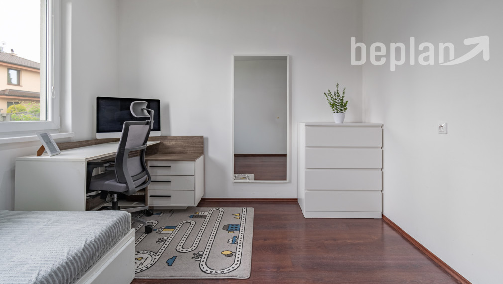 Na predaj 4-izbový rodinný dom s terasou v lokalite Tri vody - Malinovo