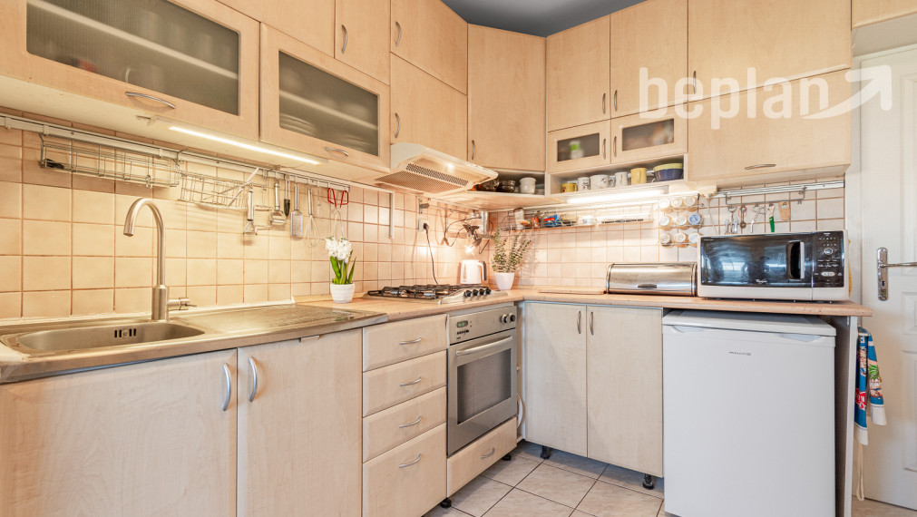 Na predaj priestranný 4-izbový byt na Bzovíckej v Petržalke