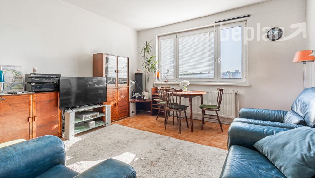 Na predaj priestranný 4-izbový byt na Bzovíckej v Petržalke