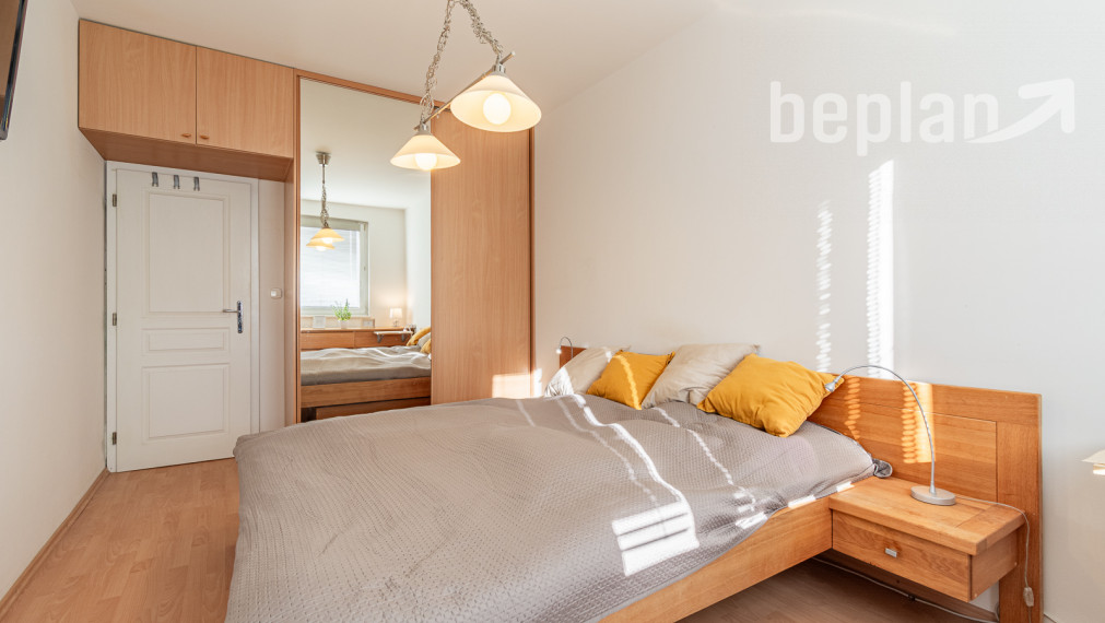 Na predaj priestranný 4-izbový byt na Bzovíckej v Petržalke