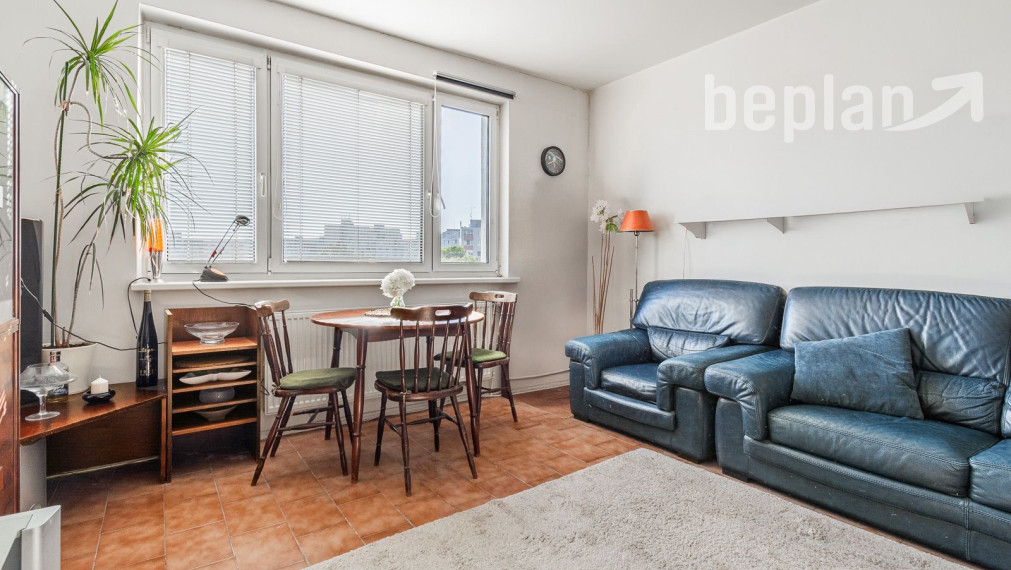 Na predaj priestranný 4-izbový byt na Bzovíckej v Petržalke