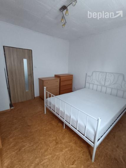 Na prenájom priestranný 3-izbový byt vo Vrútkach