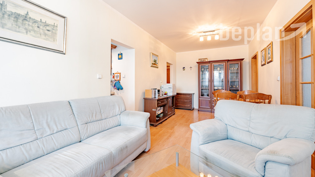 Na predaj prakticky dispozične riešený 3-izbový byt v Bratislave