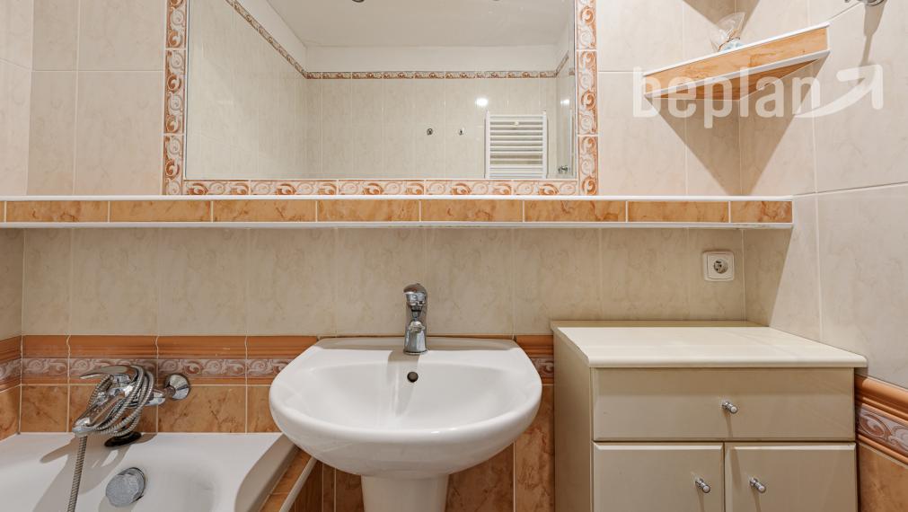 Na predaj prakticky dispozične riešený 3-izbový byt v Bratislave