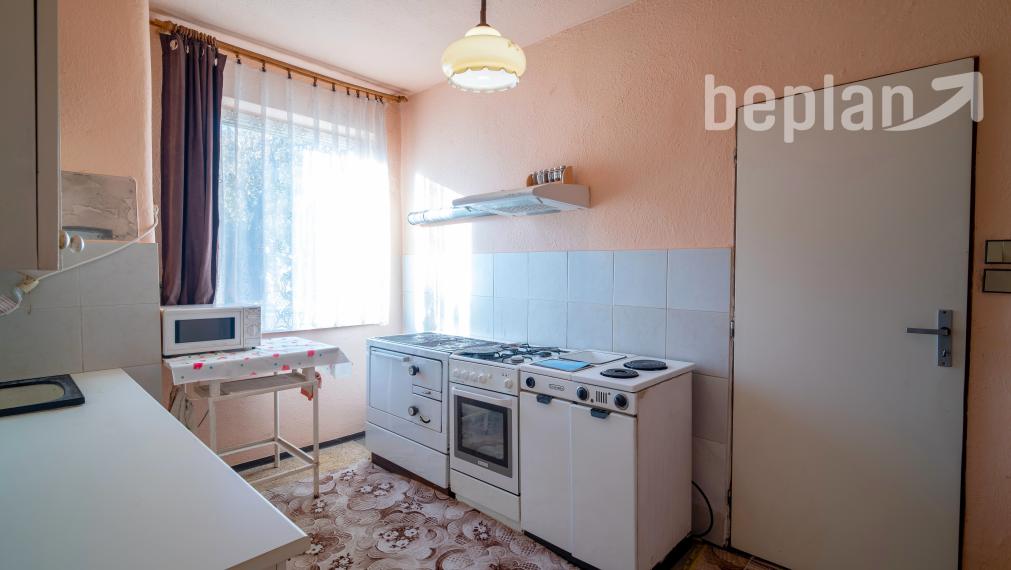 Na predaj dva rodinné domy na jednom pozemku v Krásnohorskom Podhradí