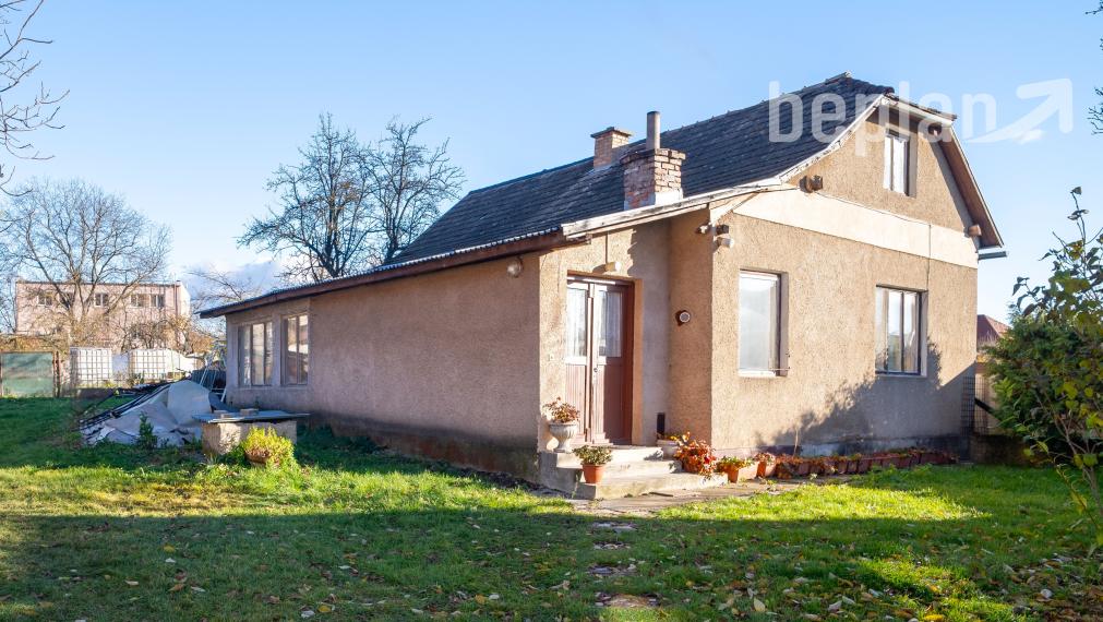 Na predaj dva rodinné domy na jednom pozemku v Krásnohorskom Podhradí