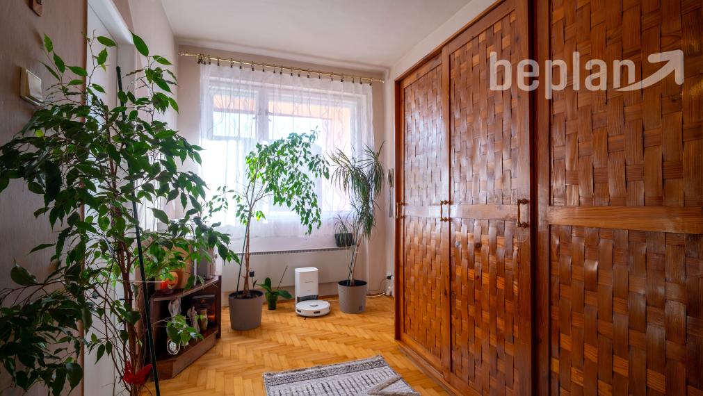 Na predaj dva rodinné domy na jednom pozemku v Krásnohorskom Podhradí