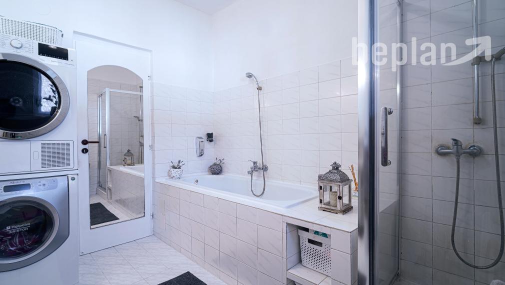 Na predaj dva rodinné domy na jednom pozemku v Krásnohorskom Podhradí