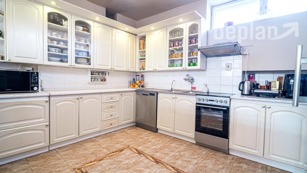 Na predaj dva rodinné domy na jednom pozemku v Krásnohorskom Podhradí