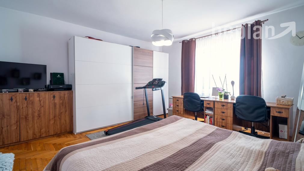 Na predaj dva rodinné domy na jednom pozemku v Krásnohorskom Podhradí