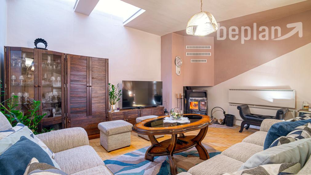 Na predaj dva rodinné domy na jednom pozemku v Krásnohorskom Podhradí