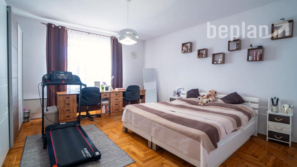 Na predaj dva rodinné domy na jednom pozemku v Krásnohorskom Podhradí