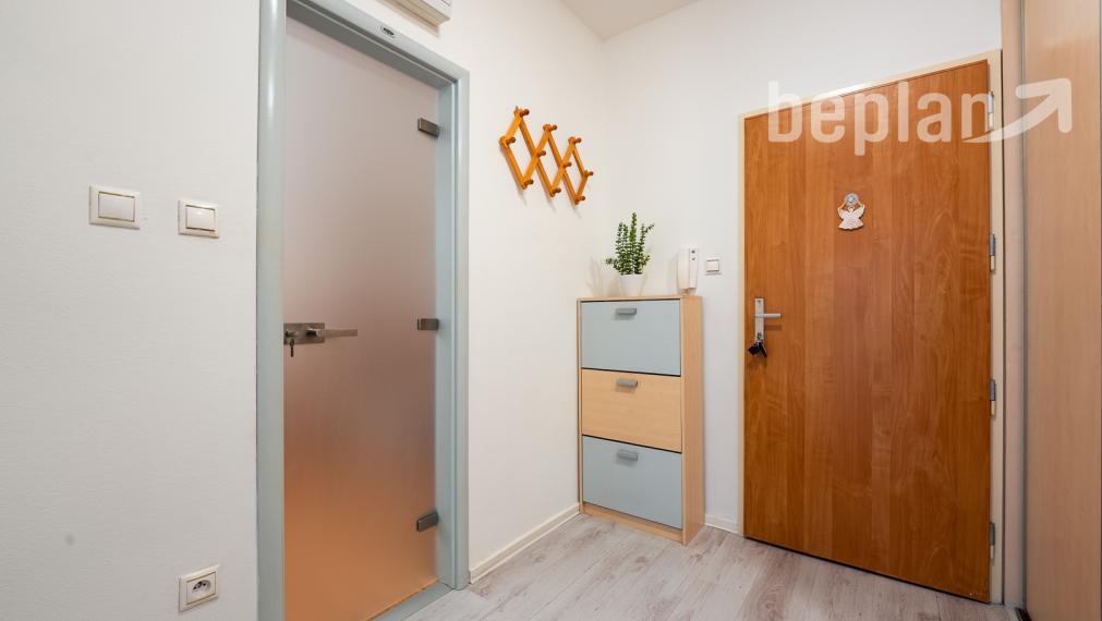 Na predaj 1-izbový byt na Vyšehradskej ulici v Bratislave