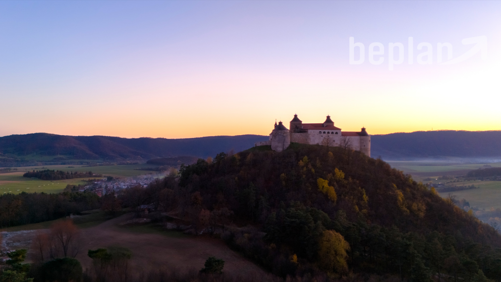 Na predaj dva rodinné domy na jednom pozemku v Krásnohorskom Podhradí