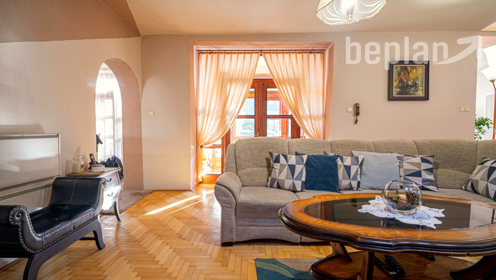 Na predaj dva rodinné domy na jednom pozemku v Krásnohorskom Podhradí