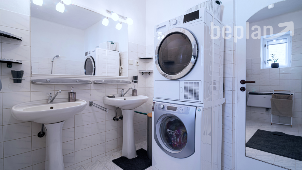 Na predaj dva rodinné domy na jednom pozemku v Krásnohorskom Podhradí