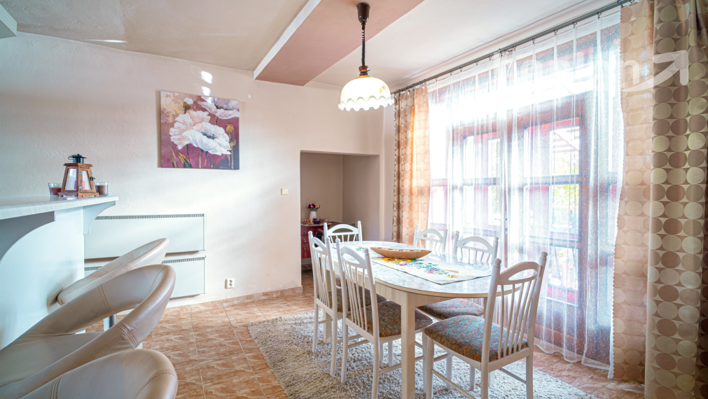 Na predaj dva rodinné domy na jednom pozemku v Krásnohorskom Podhradí