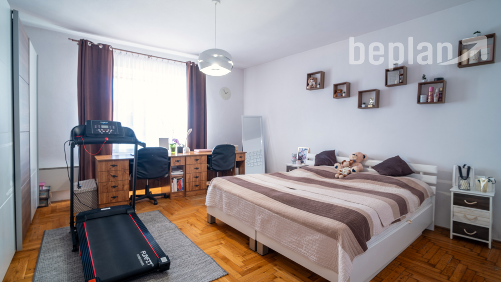 Na predaj dva rodinné domy na jednom pozemku v Krásnohorskom Podhradí