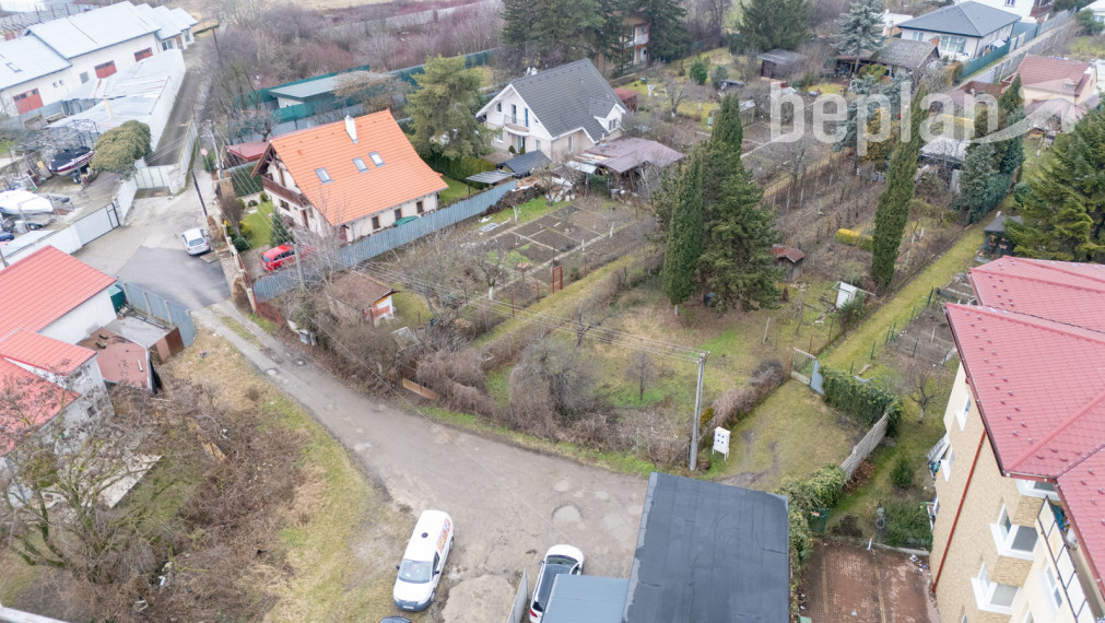 Na predaj pozemok v Bratislave s potenciálom výstavby a celoročného bývania