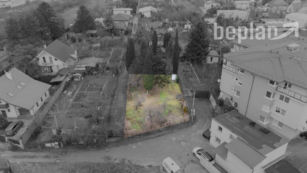 Na predaj pozemok v Bratislave s potenciálom výstavby a celoročného bývania