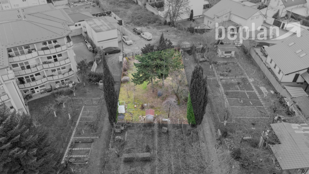 Na predaj pozemok v Bratislave s potenciálom výstavby a celoročného bývania