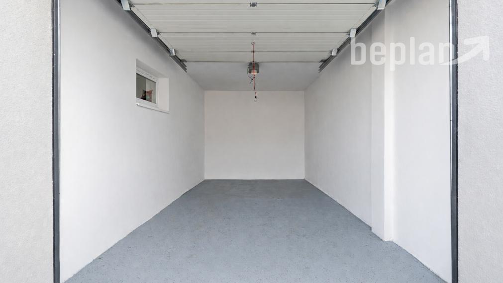 Na predaj veľkorysý 4-izbový byt s parkovacím miestom a garážou v Malinove