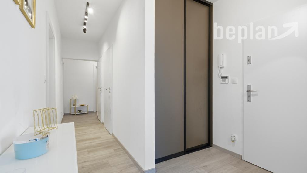 Na predaj veľkorysý 4-izbový byt s parkovacím miestom a garážou v Malinove