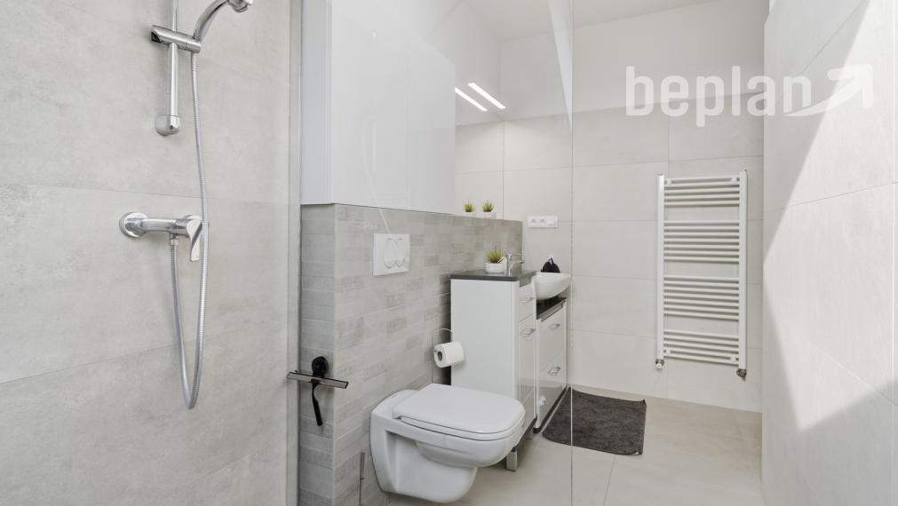 Na predaj veľkorysý 4-izbový byt s parkovacím miestom a garážou v Malinove