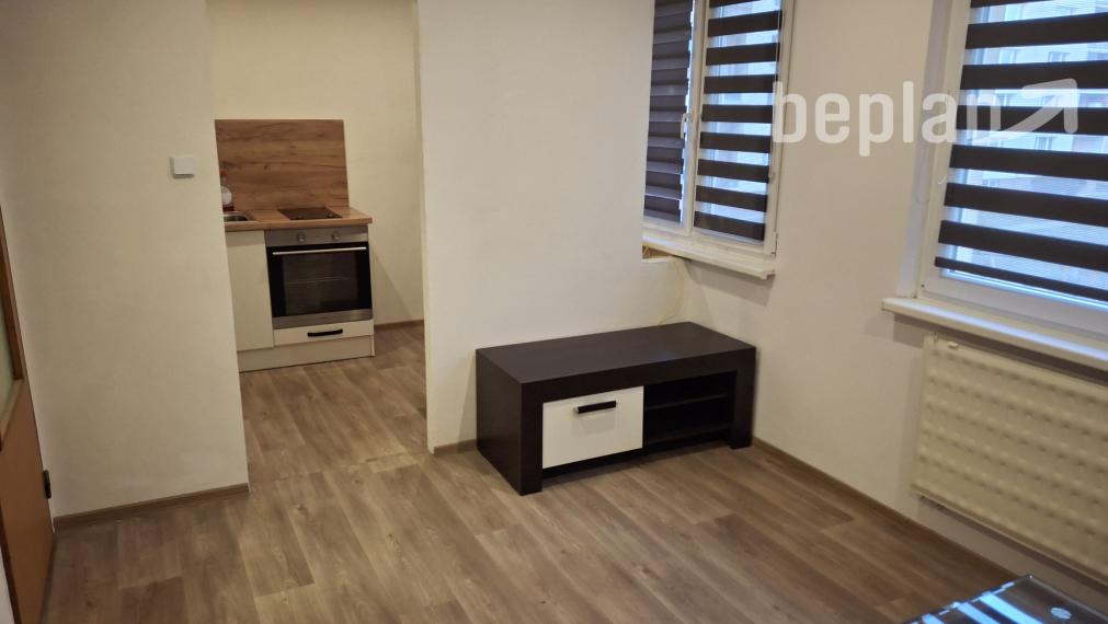 Na prenájom zrekonštruovaný 1-izbový byt v Martine - časť Košúty II