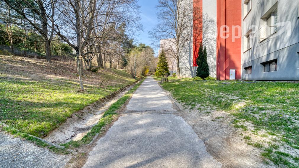 Na predaj 4-izbový byt po kompletnej rekonštrukcii v Dúbravke