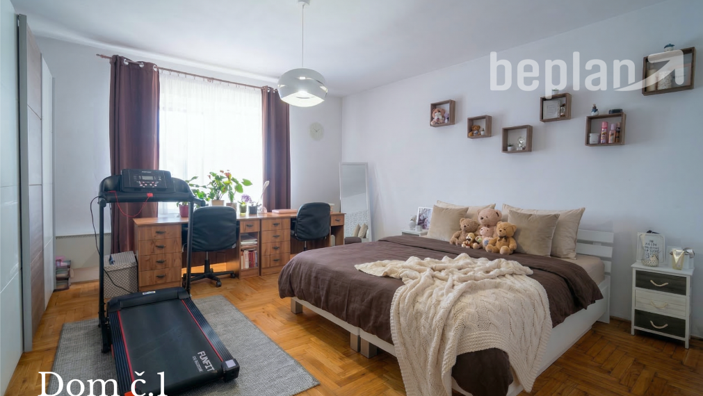 Na predaj dva rodinné domy na jednom pozemku v Krásnohorskom Podhradí