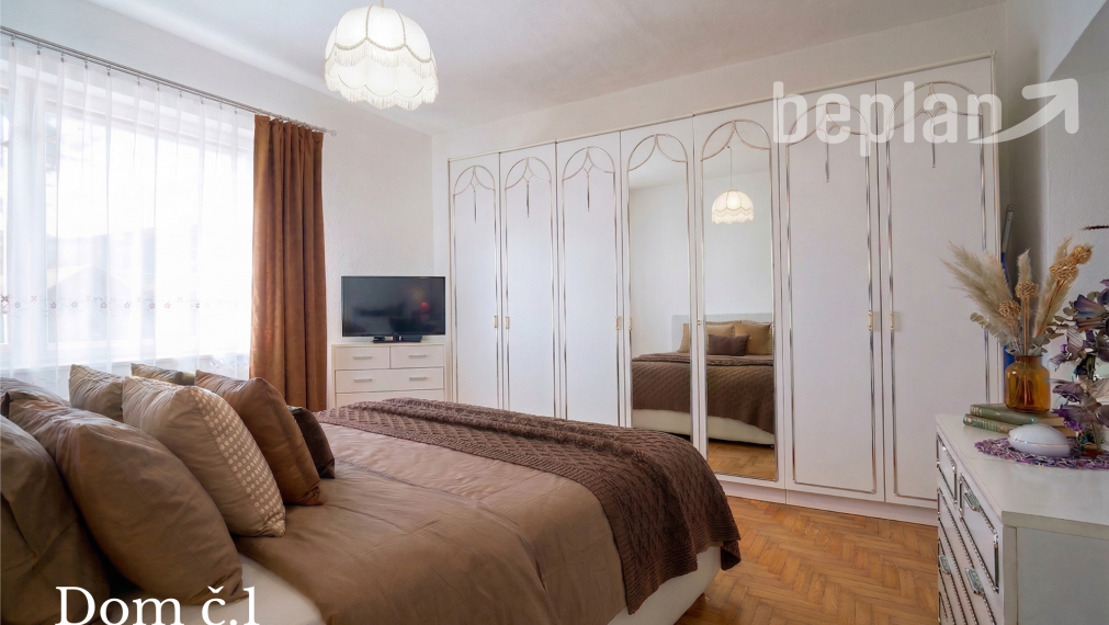 Na predaj dva rodinné domy na jednom pozemku v Krásnohorskom Podhradí