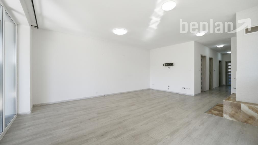 Na predaj útulný 4-izbový rodinný dom v Malých Levároch