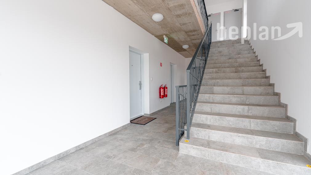 Na prenájom moderný a svetlý 2-izbový byt v Kostolišti