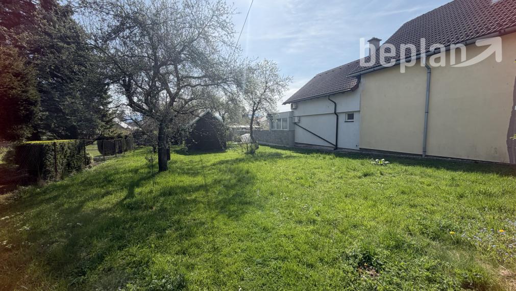 Na predaj slnečný rovinatý pozemok v lokalite Martin-Podháj