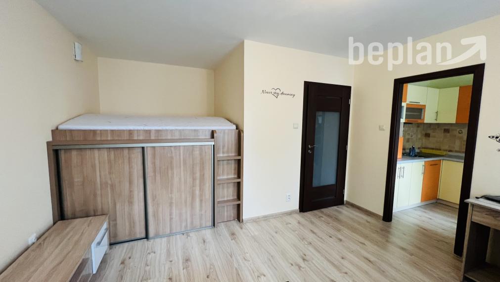 Na prenájom 1-izbový byt Ľadoveň - Martin